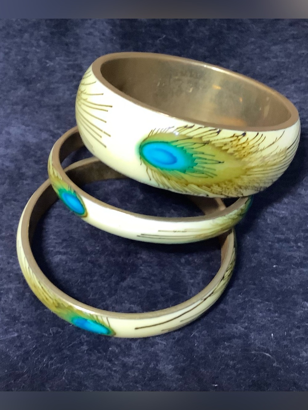 Vintage Peacock Feather Bangle Bracelet Brass Enamel Set of 3 - Picture 2 of 7